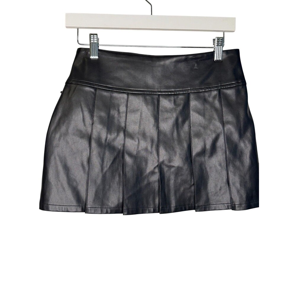 I.AM.GIA Skirt Womens Small Black Faux Leather Pleated Mini Wrap Buckle Belt - Picture 5 of 8